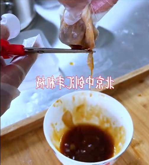 解密 湯多，餡兒大，皮兒薄。晶瑩剔透的灌湯包，是如何做出來的？